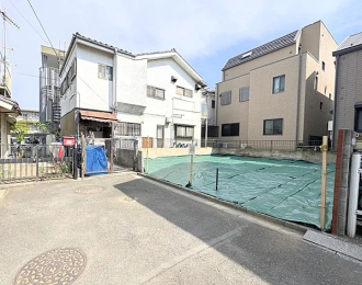  前面4.5M幅員道路の東側は行き止まりのため、前面の交通量は少な目です。