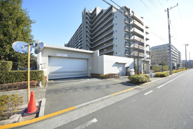  敷地内駐車場出入口