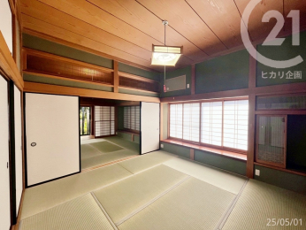  和室8帖①／隣には同じ広さの和室があり、戸を開放してつなげて使うこともできます。