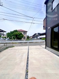  車種により並列2台駐車可