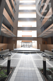  中庭／吹抜けで開放感のある建物内