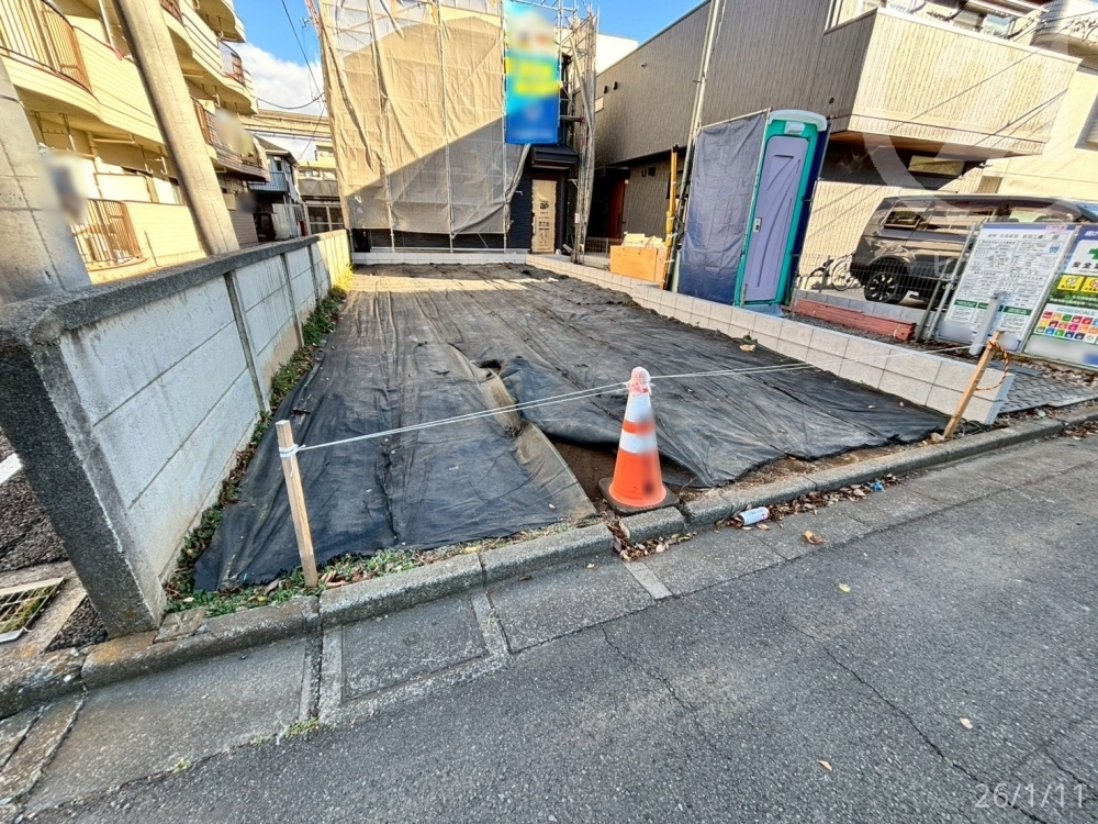  �~�n�ɂ͓��H����4.99m�ʂ��Ă��܂��B