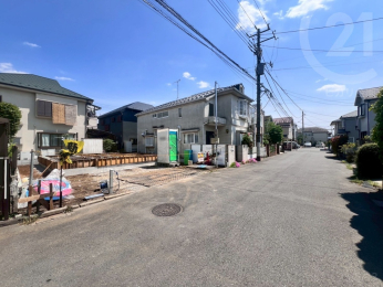  6M道路に面したゆとりある街並み。土地面積約35坪の整形地。