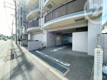  駐車場入り口