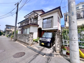  道路に約9ｍ面しています。敷地を無駄なくお使いいただける整形地区画！