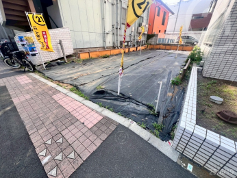  現地