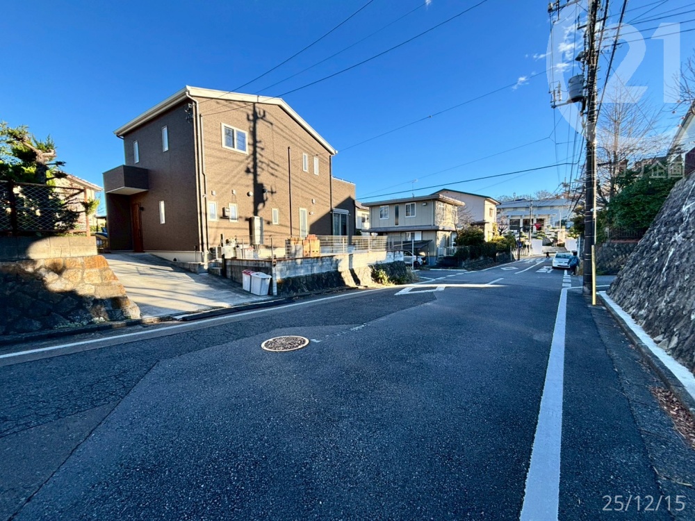  ��������8���E����