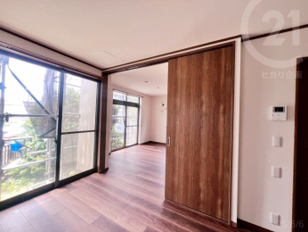  洋室6帖／玄関に近く、来客用やテレワーク部屋としても活用可