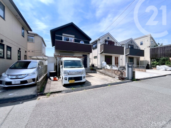  スーパーや小学校まで徒歩15分圏内で暮らしやすさも良好です。