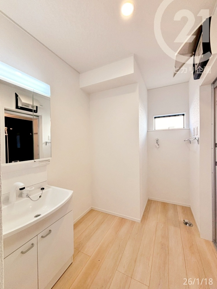  ���ʏ��̉��ɃX�y�[�X������A���󕨂�Еt����̂ɕ֗������X�̉Ǝ������N�ɂȂ�d�l�B