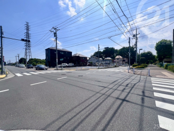  北側16ｍ公道×東側16ｍ公道に面しています。