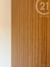  ���r���O�A�N�Z���g�N���X�̓��u���̖ؖڒ��B���������Ɖ����݂�������X�y�[�X�ƂȂ��Ă��܂��B�i�N���X�^�V���R�[���@�i�ԁFBB2474�j