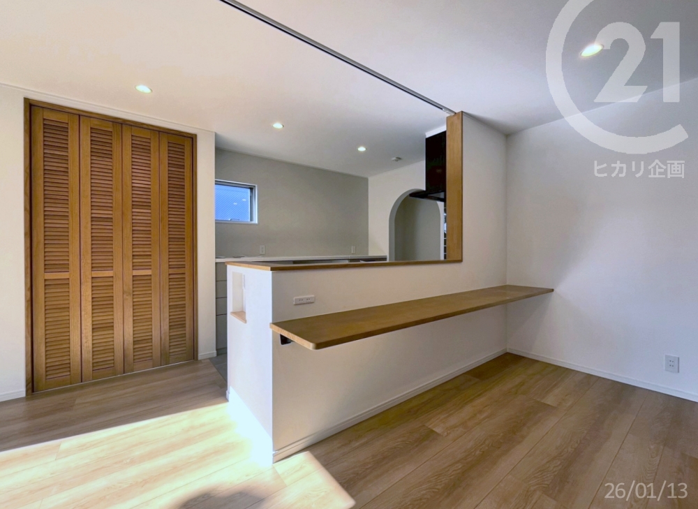  �y�H�₿����Ƃ����p�\�R����ƂȂǂɂ��ꂵ���A���L�̃t�����g�J�E���^�[�t���L�b�`���B