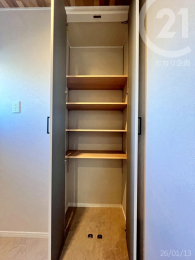  ���ʎ����ɉ��I�t���̕������������܂��B�^�I�����܂̃X�g�b�N�ۊǂɂ��𗧂Ă��������B