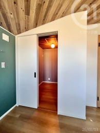  �Q���i8.2���j�^�[�˂͉摜�̂���������2�K�L���܂œ������Ȃ����Ă��āA�Ƒ����p�̎��[�Ƃ��Ċ��p���������܂��B