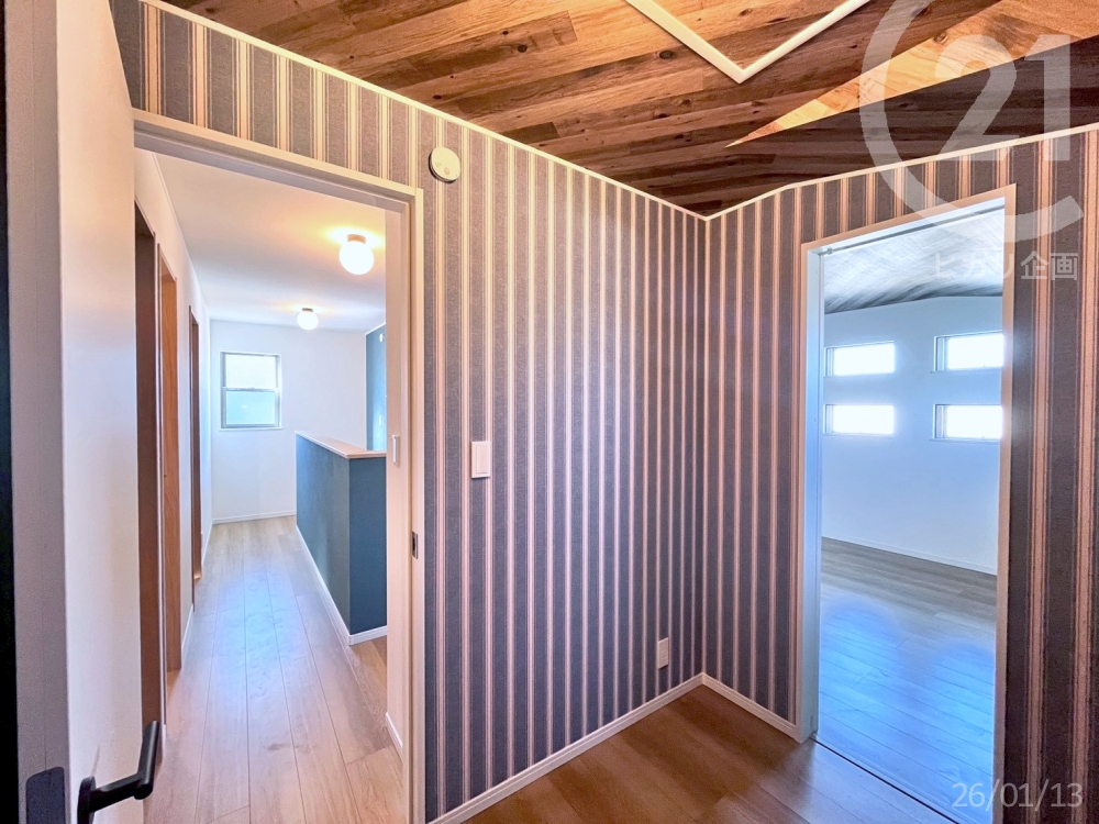  �[�ˁi��2.5���j�^�Q���Ƃ��q�����Ă��邩��A�󒲂����L�ł��A�e�����[�N�X�y�[�X�Ƃ��Ă��������߂ł��B�i�V��N���X�^�T���Q�c�@�i�ԁFFE76610�j