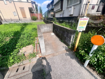  敷地南東側／ゴミステーション