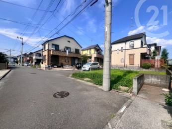  周辺は閑静な住宅街となっています。
