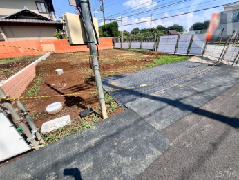  1号棟／カースペース車種により2台駐車可能です。