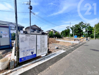  2号棟　敷地は南東・北西の2面に道路が面した整形地です。