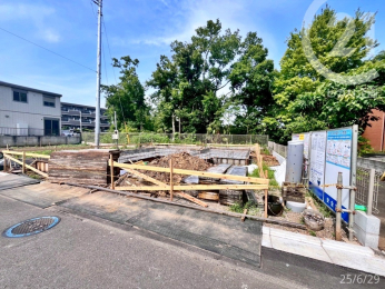  7号棟　敷地の南西側に5m幅員の道路が面した敷地です。
