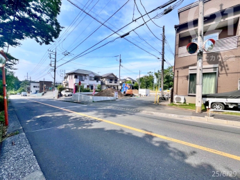  1号棟・南西側道路　幅員7.5m　公道