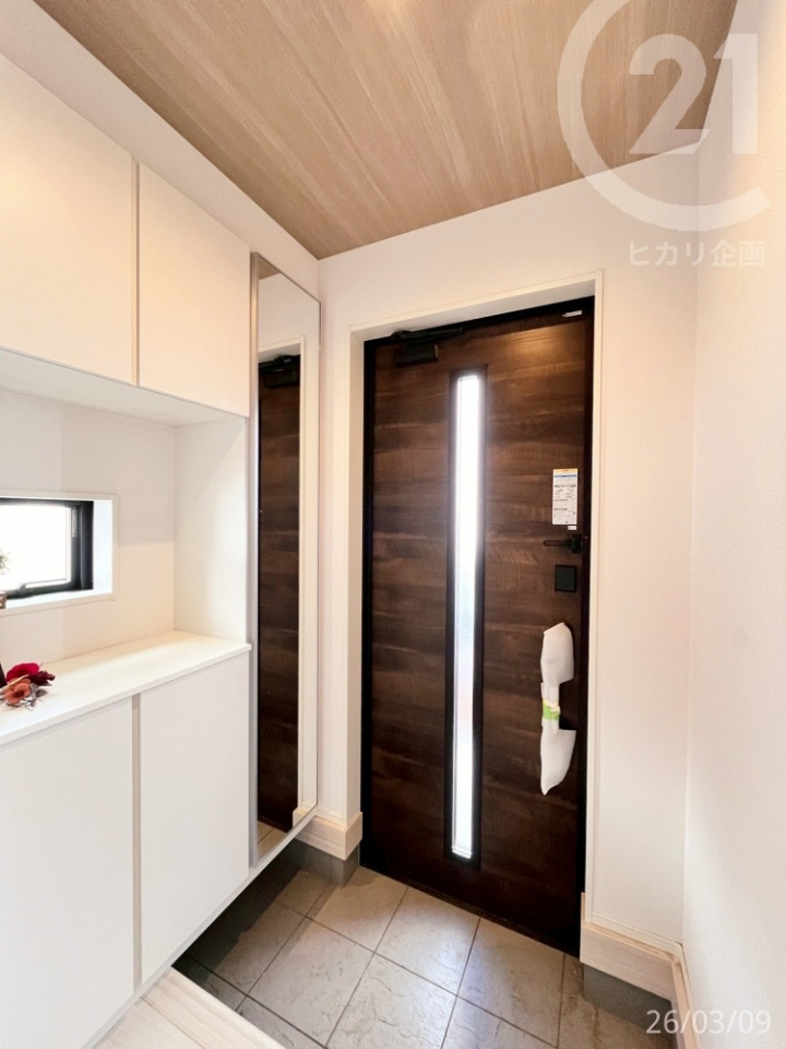  �����ց�