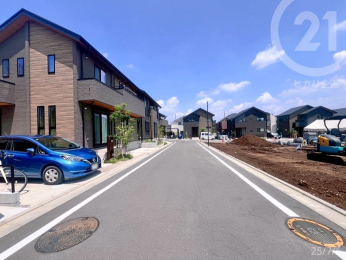  北側道路／小学校まで徒歩7分、毎日の登校も安心。