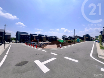  ←東側道路｜北側道路→