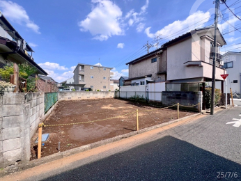 敷地は約98.76㎡（約29.87坪）の使いやすい整形地。