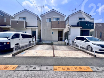  敷地は道路に約6.17m面しています。