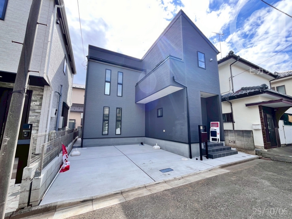  Oǂ̓_[NJ[BN[Ȉۂ͂AoNɂ鉘ڏoɂƂ_łlC̃J[łB