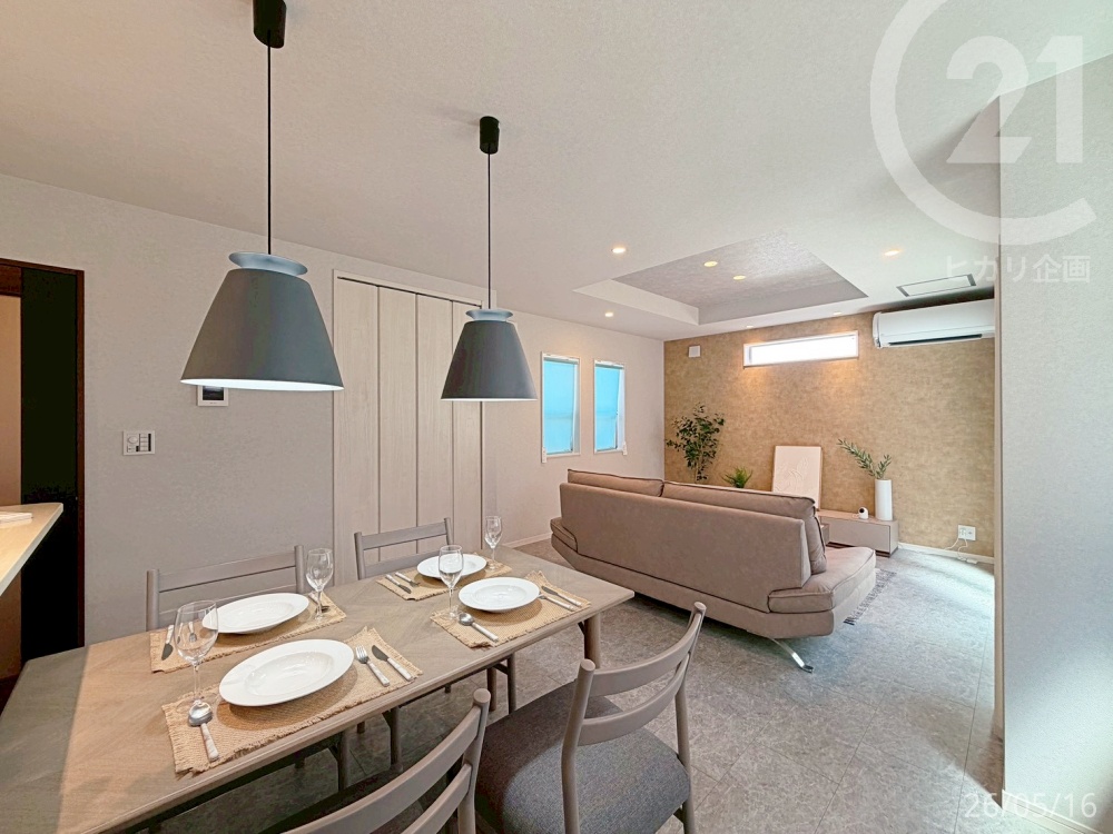  ���r���O���ɂ͎��[�X�y�[�X����