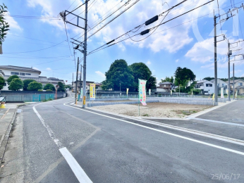  現地東側幅員5.5ｍ・公道