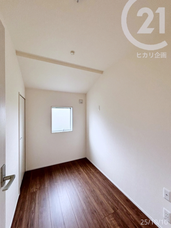  2Km3^e[N[t@~[N[NAƑ̃CtX^Cɍ킹ĂAƂB