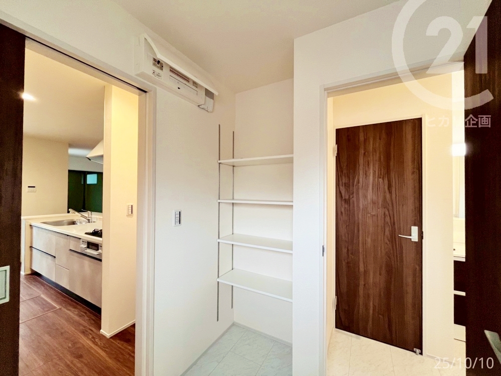  ̃v͐ʎƒEߎA͌qĂ܂B󕨂EߎAQXg̖ڂɐGɂ_GoodłB