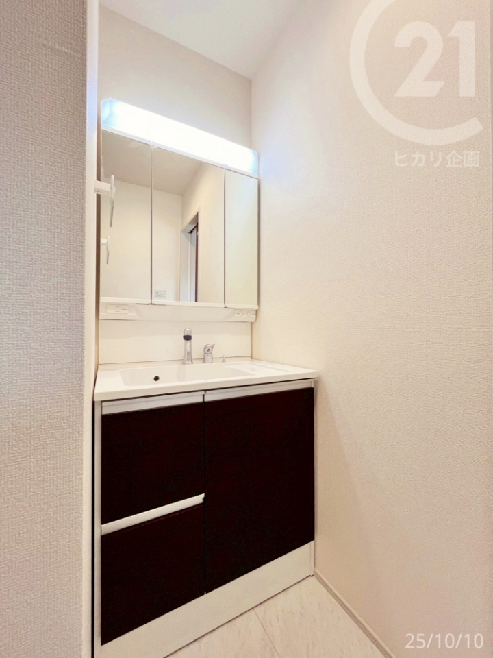  OʋVv[hbT[^Ɨʎ1KgCƗאځB