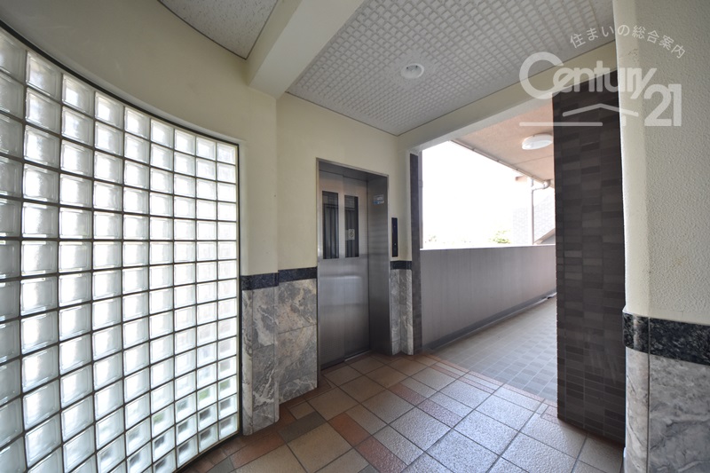  �G���x�[�^�[����