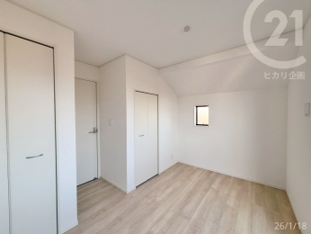  �����k���F�m��5.5�����_�u���N���[�[�b�g�����ŃX�b�L���Еt���܂���