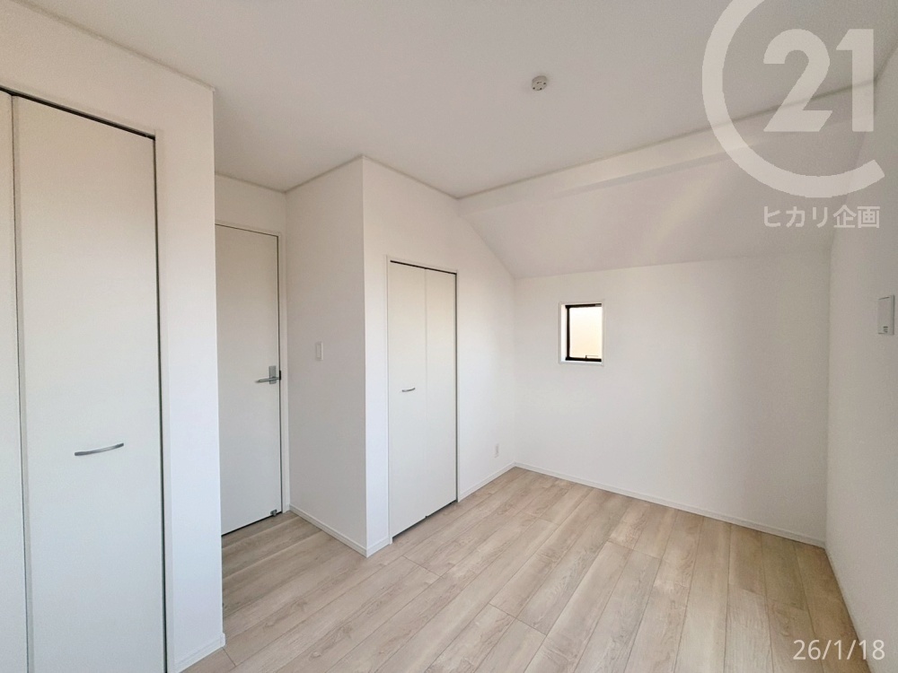  �����k���F�m��5.5�����_�u���N���[�[�b�g�����ŃX�b�L���Еt���܂���