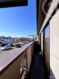  2Av[`łoRj[́AƂX[YɂĂ܂B