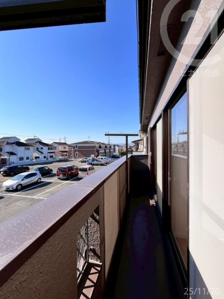  2Av[`łoRj[́AƂX[YɂĂ܂B