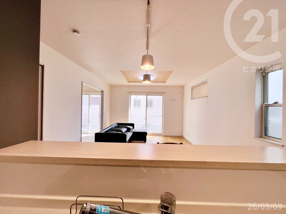  ���L�b�`�����������S�̂����n����ΖʃL�b�`���B�z�V�����₷���A�Ǝ��������X���[�Y�ł��B