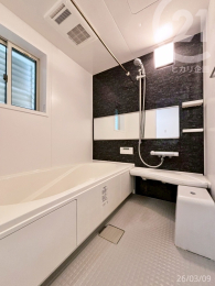  ���o�X���[���������L�΂��āA1���̔�ꂪ�����܂��B