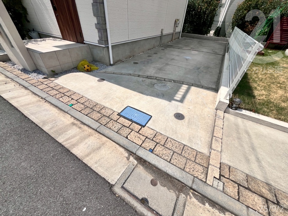  �J�[�X�y�[�X1�䕪����