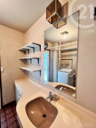  C}hL̐ݔɂ͂ȂAIȃfUC͓IłI