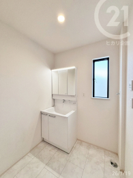  ���ʒE�ߎ��^�O�ʋ��V�����v�[�h���b�T�[