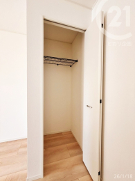  �L�b�`�����ɂ͎��[�X�y�[�X����B�p���g���[�Ƃ��Ă��g�����������܂��B