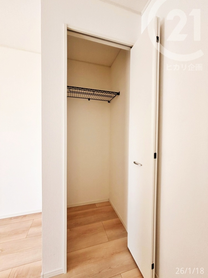  �L�b�`�����ɂ͎��[�X�y�[�X����B�p���g���[�Ƃ��Ă��g�����������܂��B