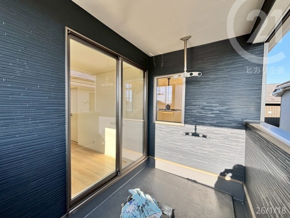  ���C���i�[�o���R�j�[��